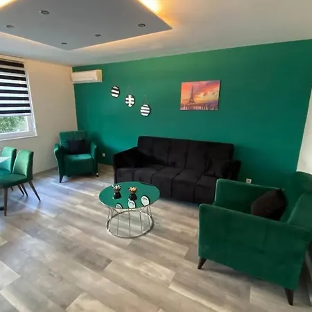 아파트 Omar Stan Na Dan Besplatan Parking