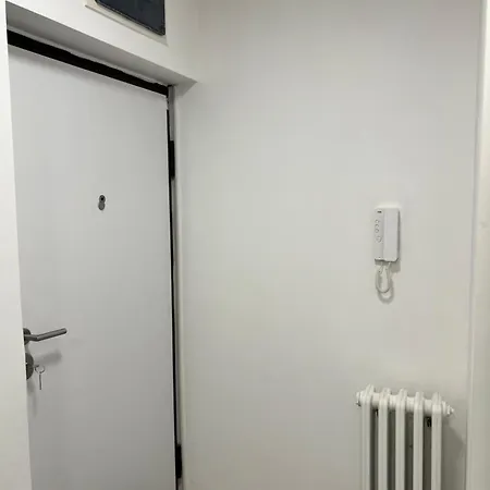 Omar Stan Na Dan Besplatan Parking