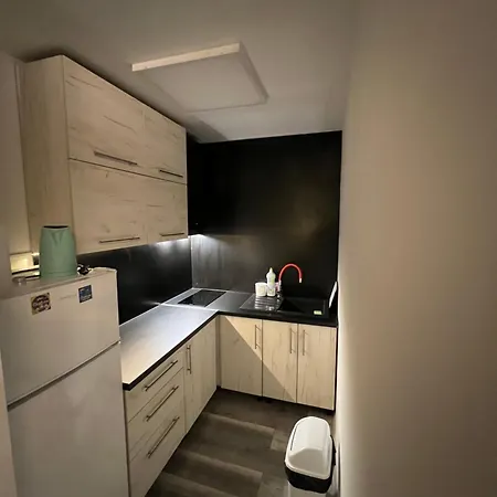 Omar Stan Na Dan Besplatan Parking 아파트 *