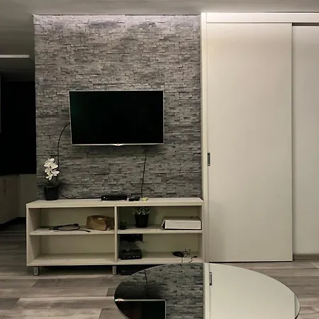 Omar Stan Na Dan Besplatan Parking * Szarajevó