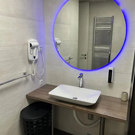 Omar Stan Na Dan Besplatan Parking