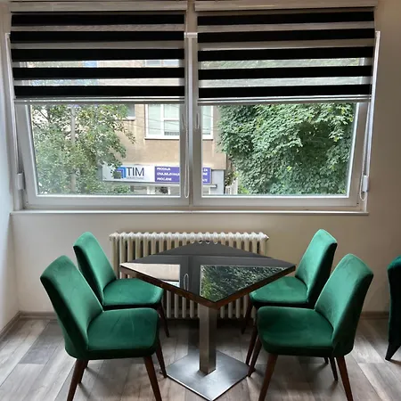 Omar Stan Na Dan Besplatan Parking * 사라예보